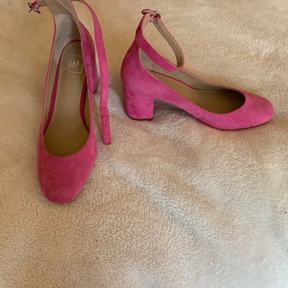 Your next fav shoe! With the new trend flares! - Picture 4 of 5